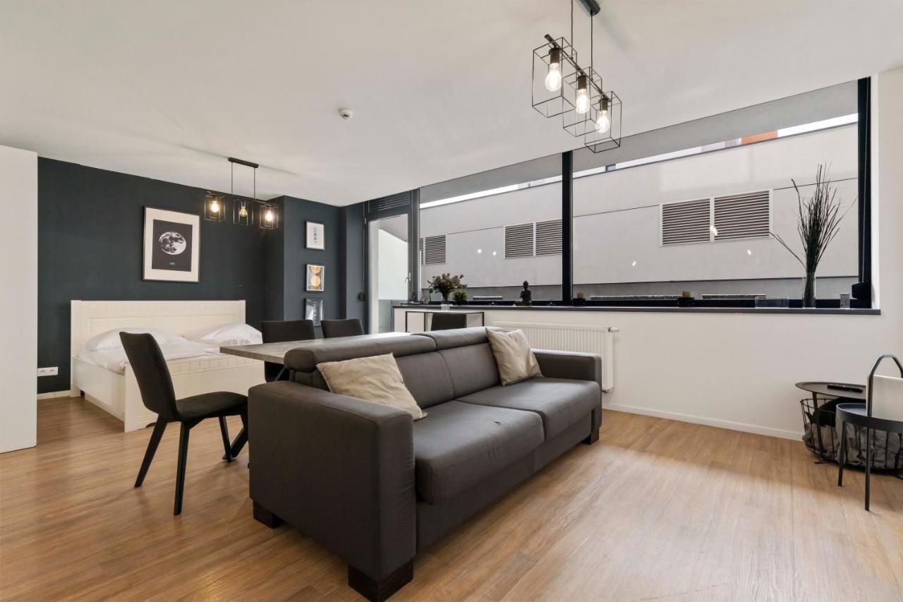 Lam Moon - Ac - Terrace Appartement Bratislava Buitenkant foto