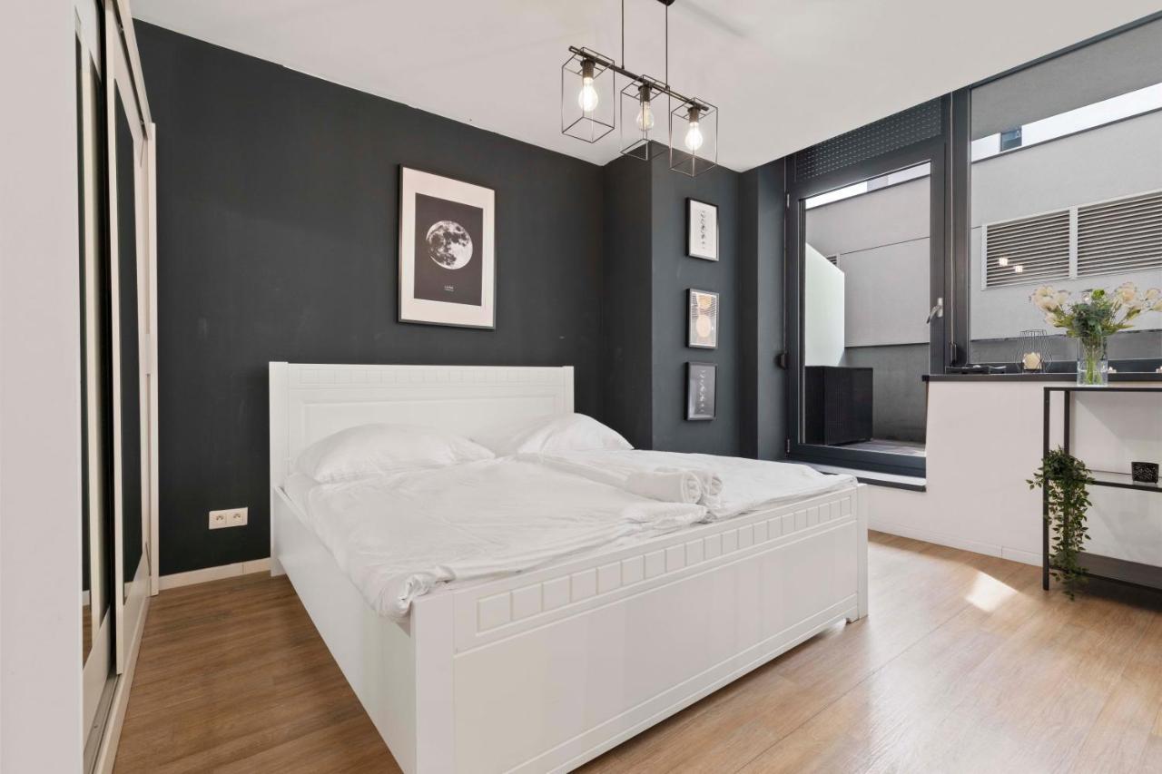 Lam Moon - Ac - Terrace Appartement Bratislava Buitenkant foto