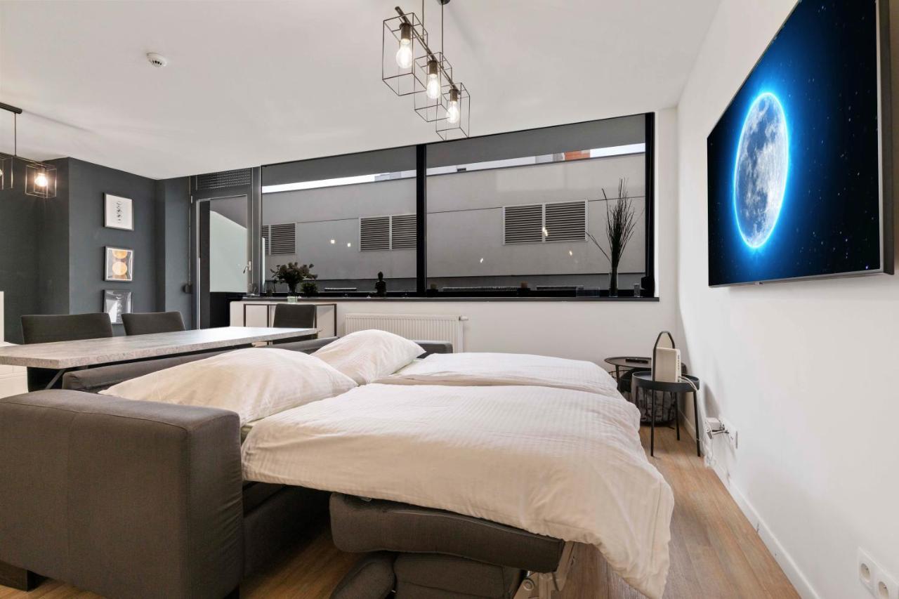 Lam Moon - Ac - Terrace Appartement Bratislava Buitenkant foto